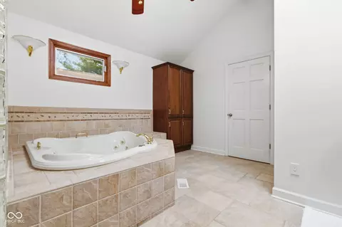 Bath - 12737 Wembly Rd, Carmel, IN 46033 photo 3 of 6