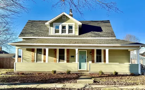 9408 W High St, Yorktown, IN 47396
