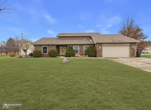 2111 Round Barn Rd, Anderson, IN 46017