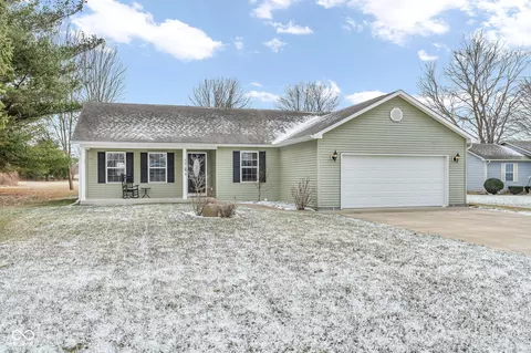 62 Patriots Lndg, Fillmore, IN 46128