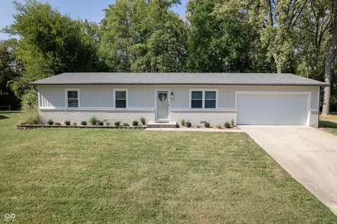 7002 Woodside Dr, Indianapolis, IN 46260