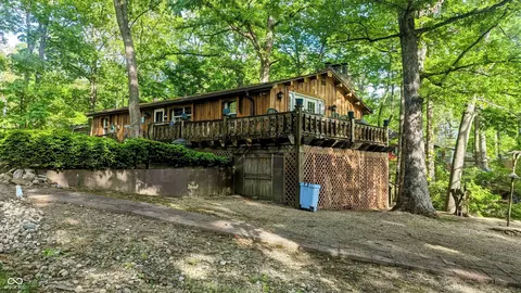 845 W Lakeview Dr W, Princes Lakes, IN 46164