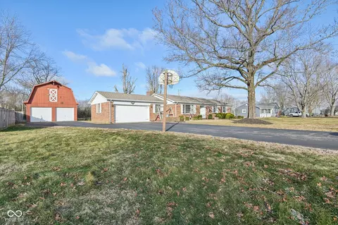 2245 S Clark Rd, Shelbyville, IN 46176