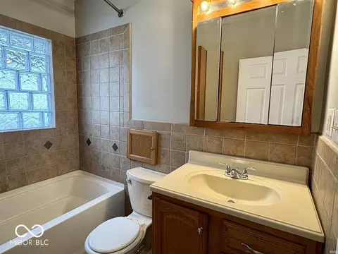 Bath - 513 E Centennial Ave, Muncie, IN 47303 photo 1 of 2
