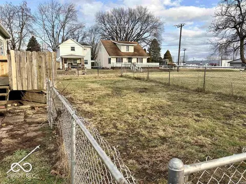 Exterior - 513 E Centennial Ave, Muncie, IN 47303 photo 5 of 5