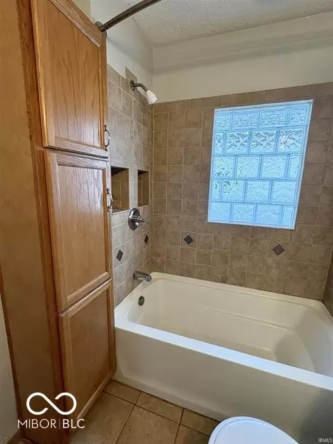 Bath - 513 E Centennial Ave, Muncie, IN 47303 photo 2 of 2