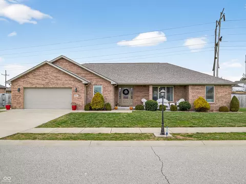 5997 Spring Meadow Ln, Seymour, IN 47274