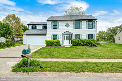 555 Hyannis Dr, Avon, IN 46123