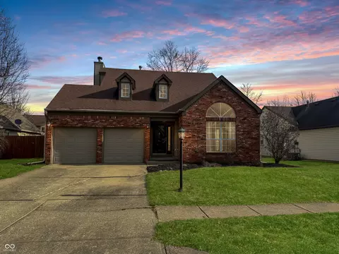 11521 Jamestown West Dr, Fishers, IN 46038