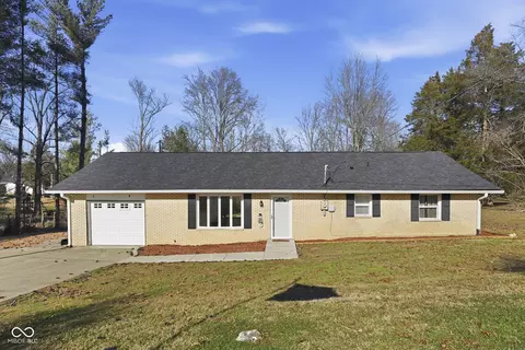 1880 E Deb Dr, North Vernon, IN 47265