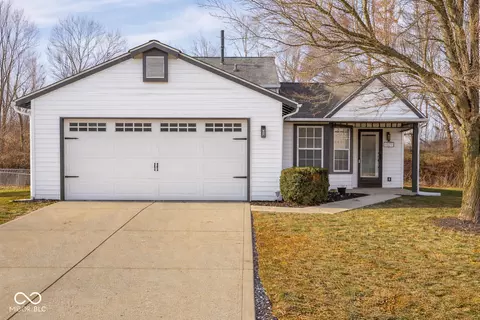 8278 N Waterford Dr, Columbus, IN 47201