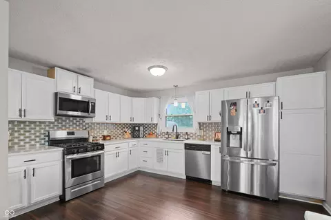 Kitchen - 6630 S Cross St, Pendleton, IN 46064 photo 2 of 3