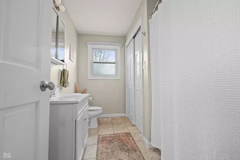 Bath - 6630 S Cross St, Pendleton, IN 46064 photo 1 of 2