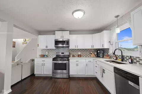Kitchen - 6630 S Cross St, Pendleton, IN 46064 photo 1 of 3