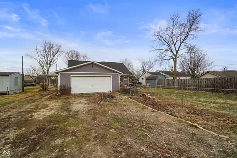 Exterior - 6630 S Cross St, Pendleton, IN 46064 photo 3 of 5
