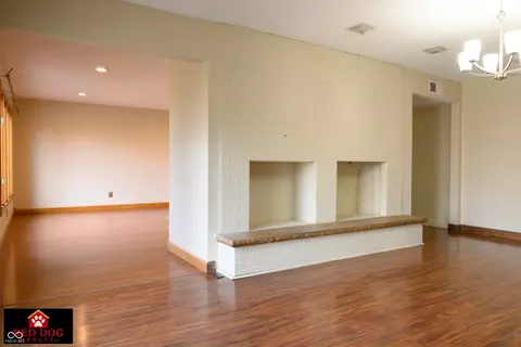Living - 832 E Davis Dr, Franklin, IN 46131 photo 4 of 5