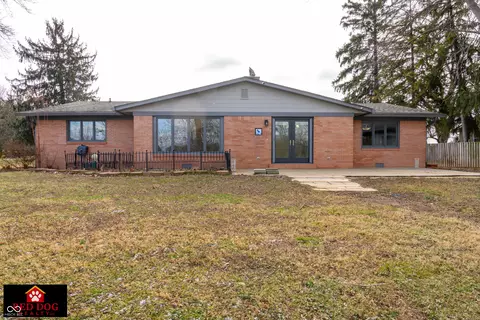 Exterior - 832 E Davis Dr, Franklin, IN 46131 photo 5 of 12
