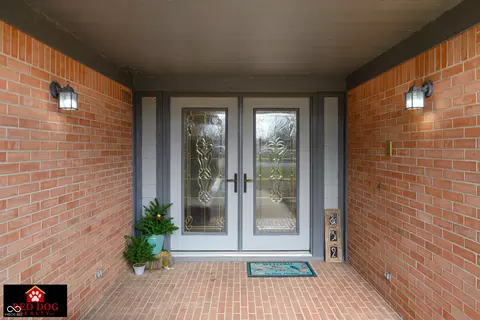 Entry Way - 832 E Davis Dr, Franklin, IN 46131 photo 1 of 2