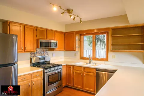 Kitchen - 832 E Davis Dr, Franklin, IN 46131 photo 1 of 4