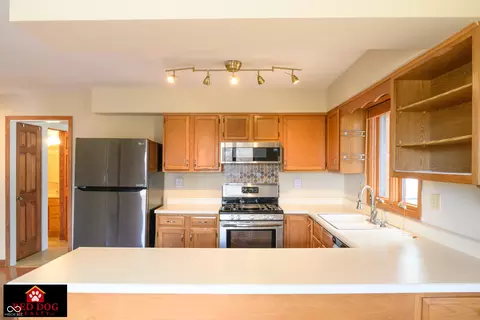 Kitchen - 832 E Davis Dr, Franklin, IN 46131 photo 3 of 4