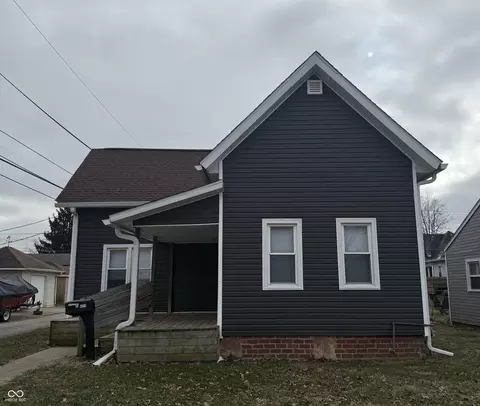 421 W 5th St, Rushville, IN 46173