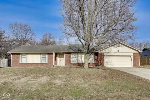 4402 Hazy Ln, Greenwood, IN 46142