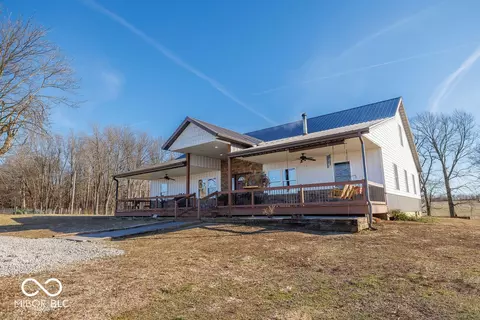 14154 Defore Rd, Coal City, IN 47427
