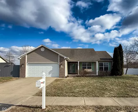 1157 Whipporwill Dr, Seymour, IN 47274