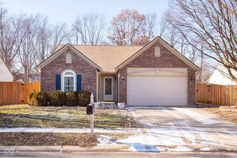 13270 Summerwood Ln, Fishers, IN 46038