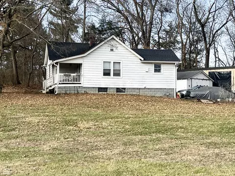 4980 W Carlos Folger Dr, Columbus, IN 47201