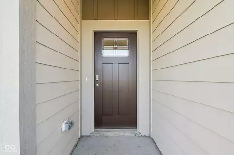 Entry Way - 7105 Theo Baker Blvd, Pendleton, IN 46064 photo 1 of 10