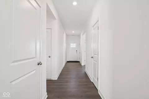 Entry Way - 7105 Theo Baker Blvd, Pendleton, IN 46064 photo 7 of 10