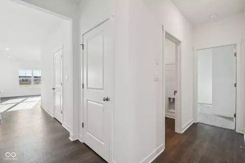 Entry Way - 7105 Theo Baker Blvd, Pendleton, IN 46064 photo 5 of 10