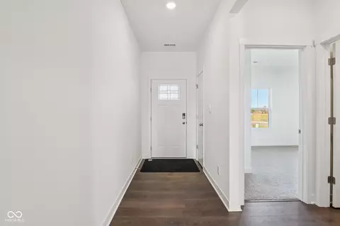 Entry Way - 7105 Theo Baker Blvd, Pendleton, IN 46064 photo 2 of 10