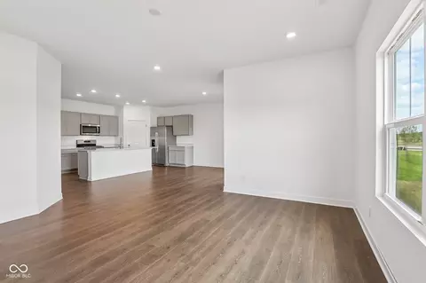 Living - 7105 Theo Baker Blvd, Pendleton, IN 46064 photo 2 of 3