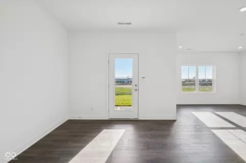 Entry Way - 7105 Theo Baker Blvd, Pendleton, IN 46064 photo 9 of 10