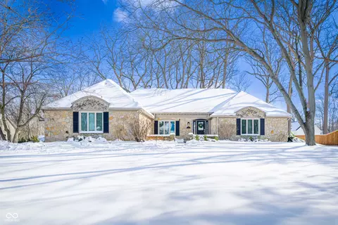 195 Governors Ln, Zionsville, IN 46077
