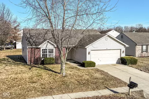 883 Hollowood Ln, Avon, IN 46123