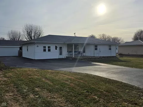 212 S Lincoln St, Westport, IN 47283