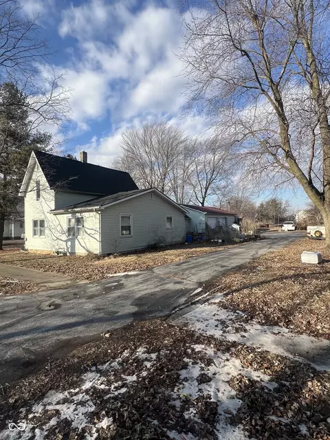 103 E 2nd St, Converse, IN 46919 photo 2