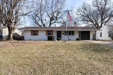 813 Highland Dr, Whiteland, IN 46184