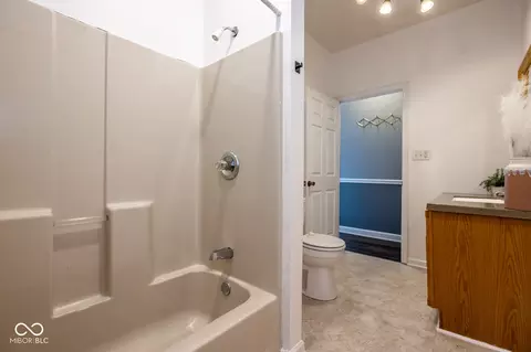 Bath - 9653 S 200 E, Flat Rock, IN 47234 photo 2 of 4