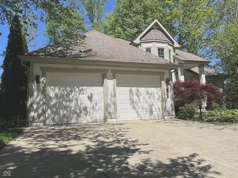 6012 Leatherback Dr, Columbus, IN 47201 photo 2