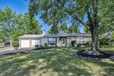 8060 Castle Farms Ct, Indianapolis, IN 46256