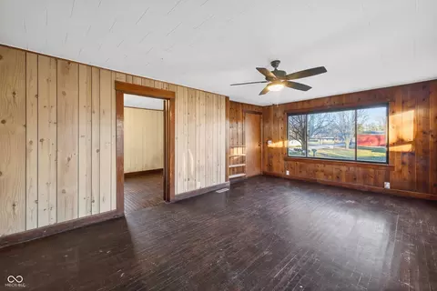 Living - 960 Stevens St, Mitchell, IN 47446 photo 3 of 5