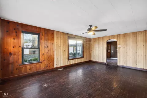 Living - 960 Stevens St, Mitchell, IN 47446 photo 1 of 5