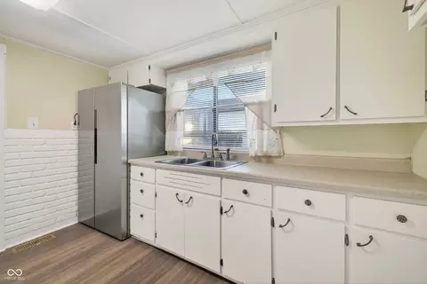 Kitchen - 960 Stevens St, Mitchell, IN 47446 photo 2 of 2