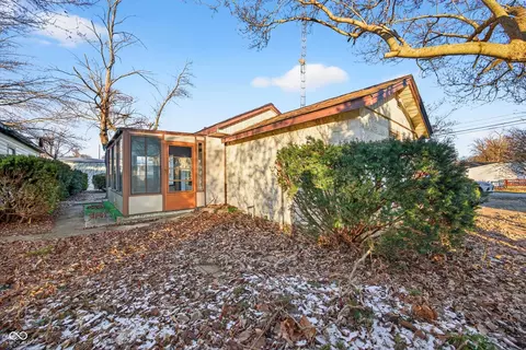 Exterior - 960 Stevens St, Mitchell, IN 47446 photo 10 of 11