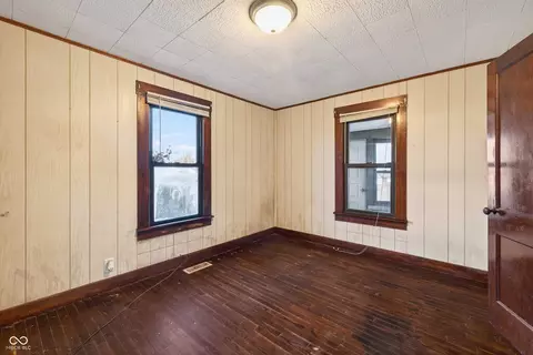 Bedroom - 960 Stevens St, Mitchell, IN 47446 photo 2 of 3