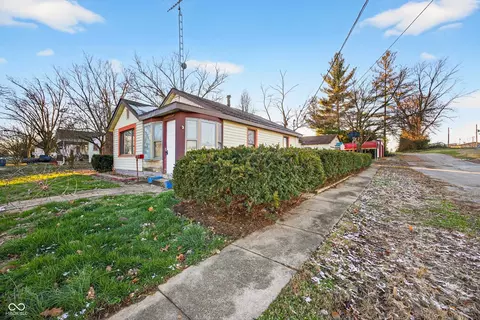 Exterior - 960 Stevens St, Mitchell, IN 47446 photo 4 of 11